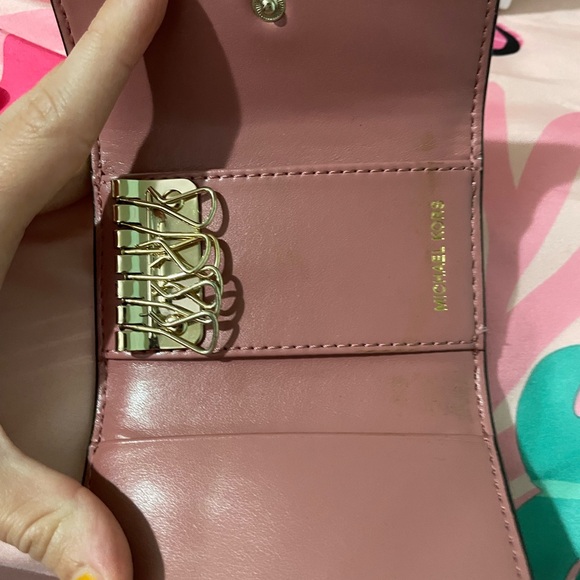 Michael Kors key case card holder with box - Picture 8 of 10